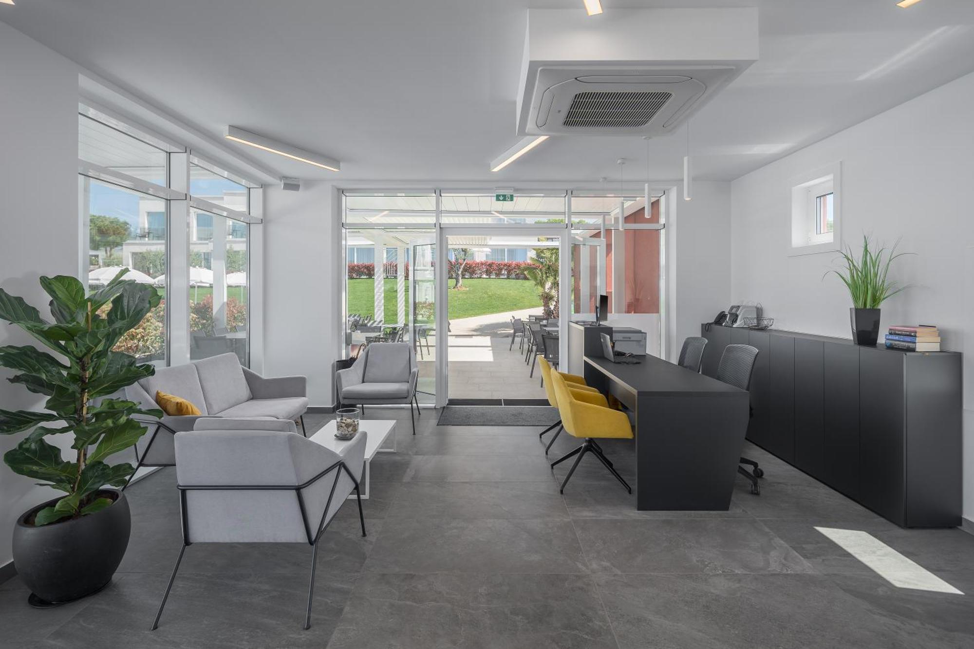 Maj Premium Residence โปเรช ภายนอก รูปภาพ